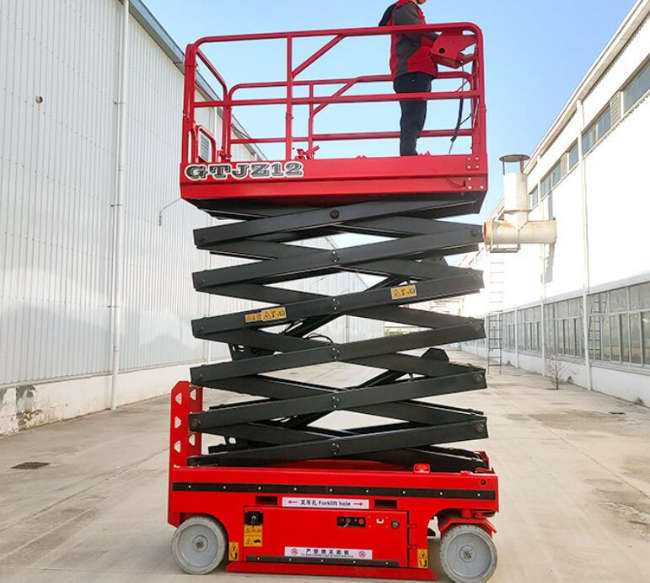 巩留自行走移动式升降机